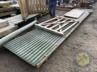 2x 6m lengths of green tin - 2