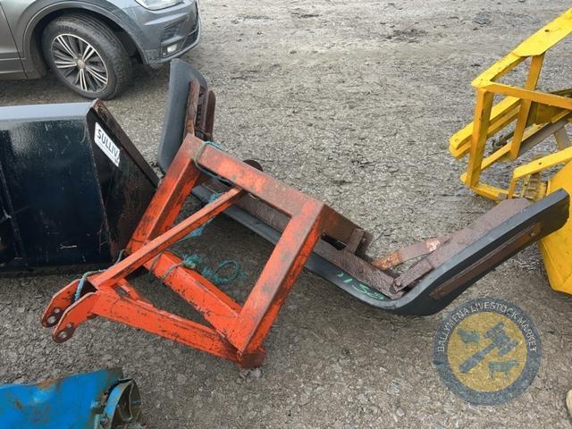 Yard scraper