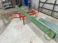 RXJ Reeves & Son Seed Drill (red) - 4