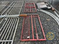 2 Red gates