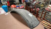 2x front mud guards
