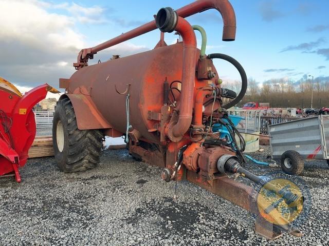 Star 2000 gallon tanker with over hedge boom, new tyres
