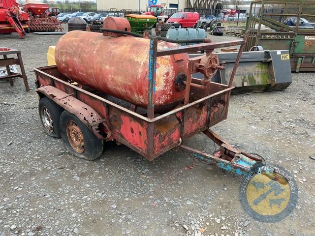 Trailer with fuel tank