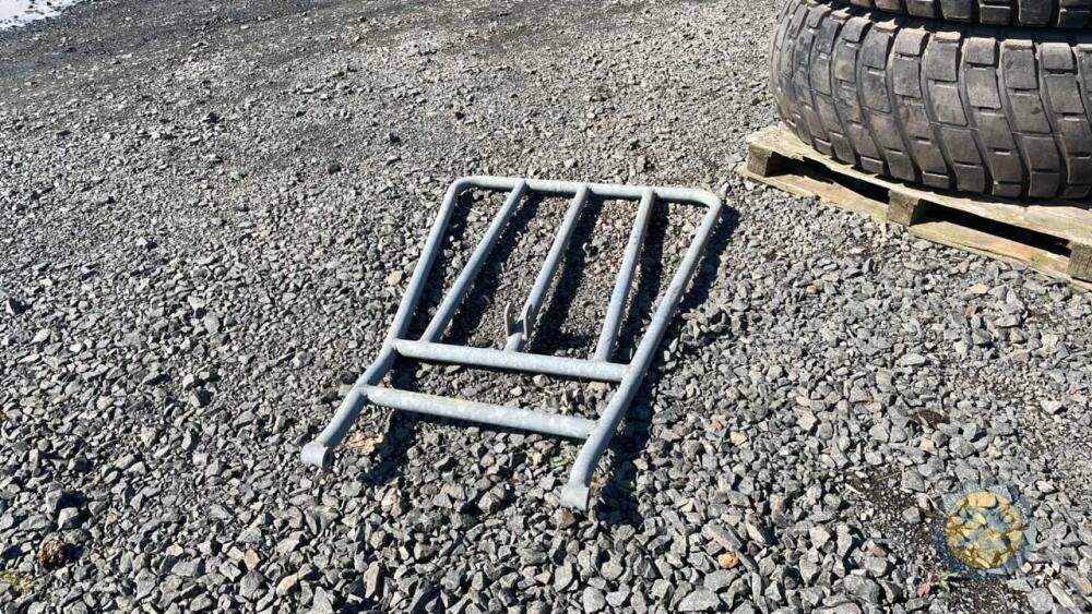 Backing gate