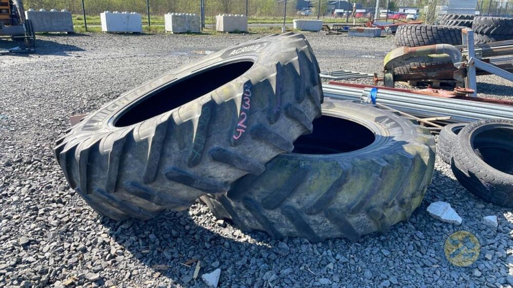 2x 520/85R42 Michelin tyres