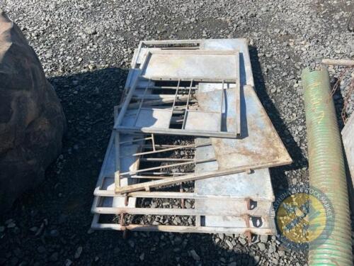 Selection of calf feeding gates