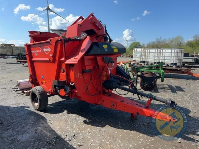 Richard Thompson, Aghadowey Farm Dispersal Sale - Kuhn Primor 3570 straw chopper with shaft
