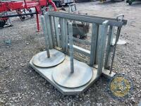 Richard Thompson, Aghadowey Farm Dispersal Sale - Quick fencer on euro brackets & weights - 2