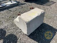 Richard Thompson, Aghadowey Farm Dispersal Sale - Concrete weight block - 3