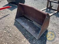 Richard Thompson, Aghadowey Farm Dispersal Sale - Loader bucket on eurobrackets - 2