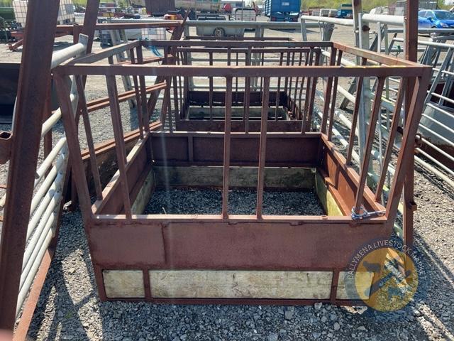 Richard Thompson, Aghadowey Farm Dispersal Sale - Square feed box