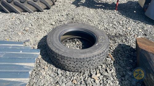 1 lorry tyre 215/76 r17.5