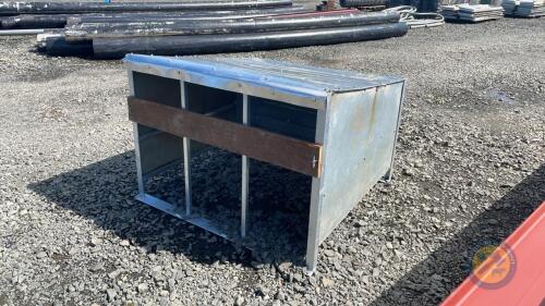 Lamb creep feeder