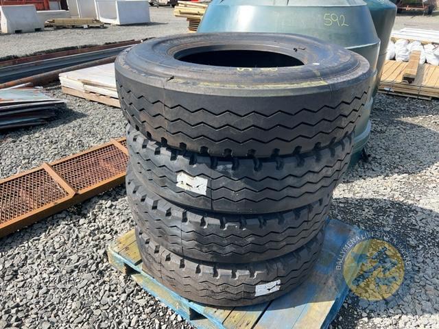 11R22.5 tyres x4