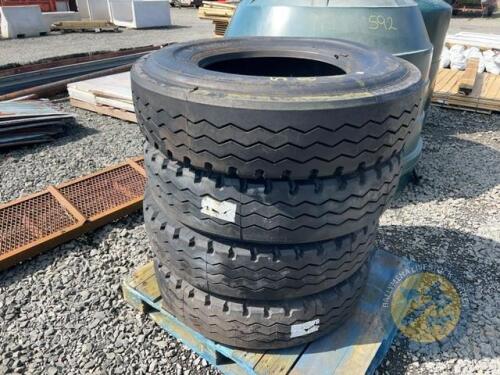 11R22.5 tyres x4