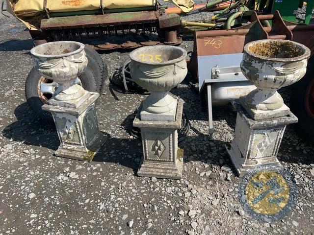 3x flower pot stands