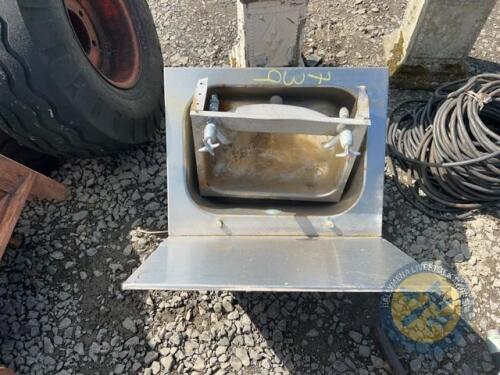 2x stainles steel sinks