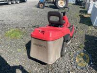Honda Ride on Lawnmower 1211 - 5