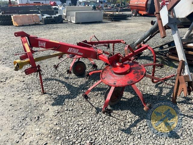 Lely Lotus 300 hay turner with shaft