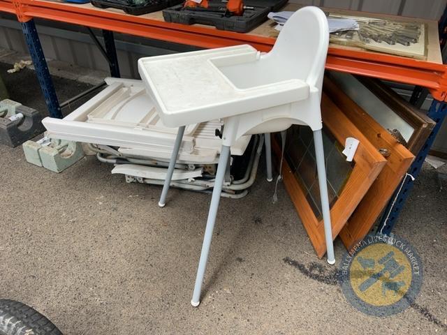 2x Lead glass kitchen door & 3x sun loungers