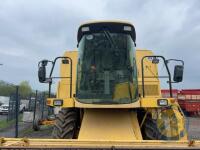 Richard Thompson, Aghadowey Farm Dispersal Sale - New Holland TX62 Combine 1997 - 5