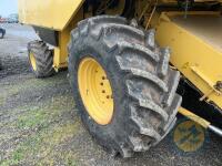 Richard Thompson, Aghadowey Farm Dispersal Sale - New Holland TX62 Combine 1997 - 7