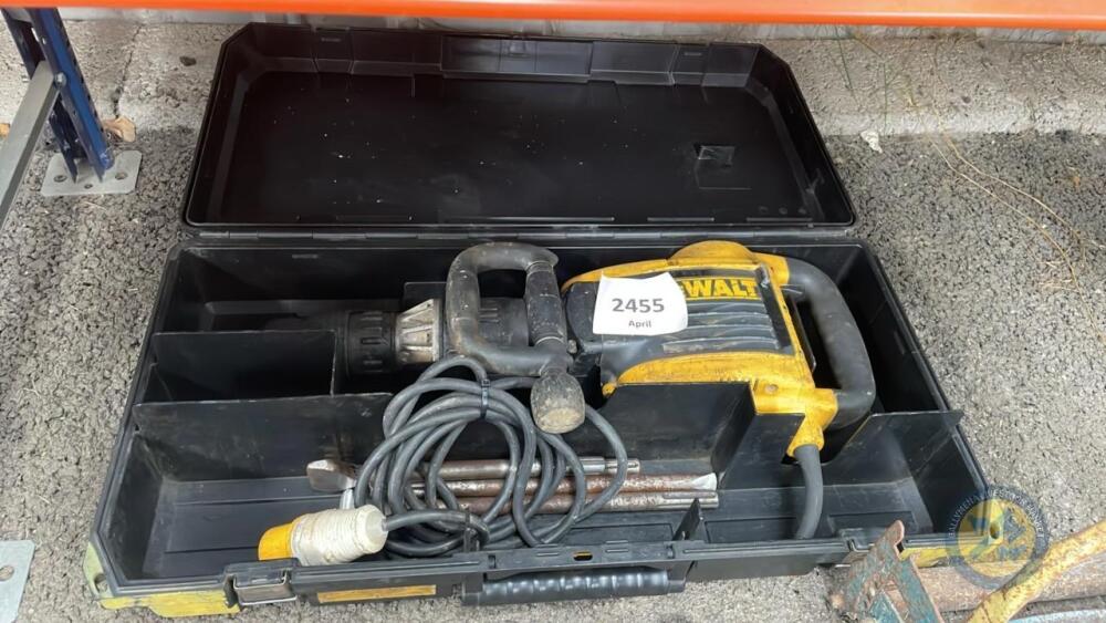 Dewalt 11kg Kango hammer 3 bits
