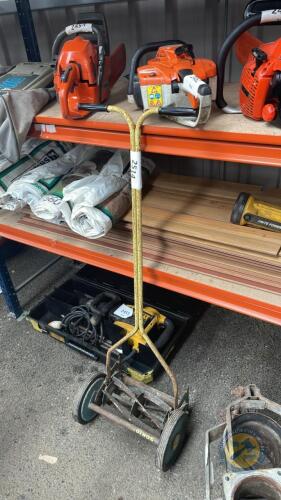 Ginge push lawnmower