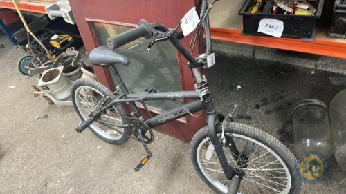 Black bmx stunt bike