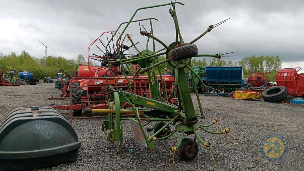 Krone tedder with shaft