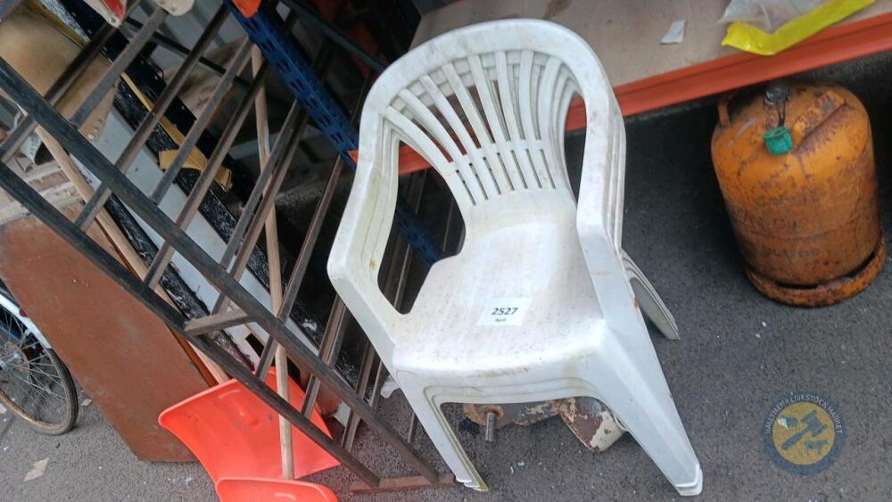 3x outdoor chairs