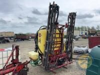 1200L Hardi sprayer with 15m galvanised hydraulic vertical folding booms electric controls, induction tank low drift red nozzles - 7