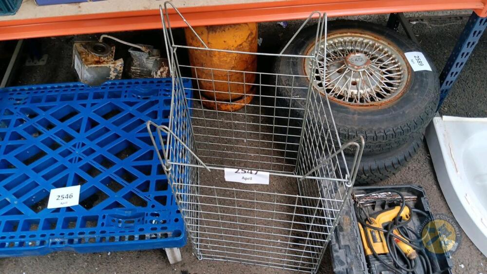 Pet lamb cage