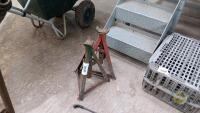 Richard Thompson, Aghadowey Farm Dispersal Sale - 2x axle stands - 2