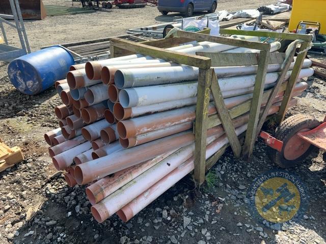 Approx 70x lengths of 4' piping