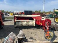 International 440 baler - 2