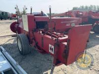 International 440 baler - 4
