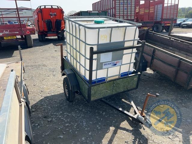 Portable water IBC cube trailer