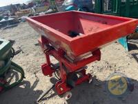 Red sower on wheels - 6