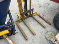 Forklift mast - 3