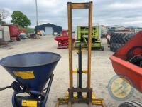 Forklift mast - 5