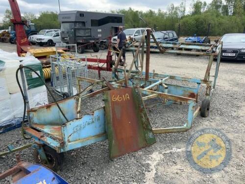 Cook bale sleigh hydraulic back door with winch