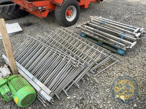 Pallet of railings & posts