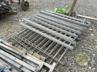 Pallet of railings & posts - 5