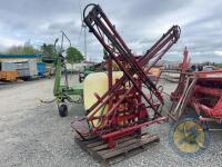 Hardi 600L sprayer 12m booms with self fill hose with shaft