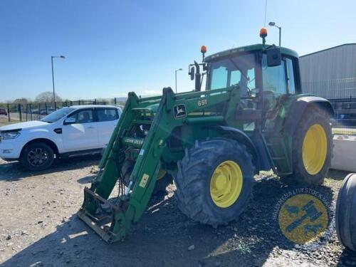 John Deere 6610 with Loader JD651 2001