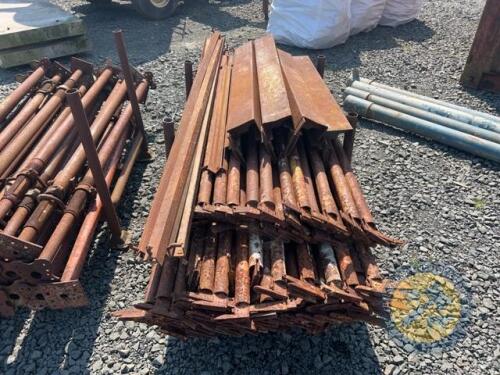 6ft & 8ft transomes & assorted scaffolding