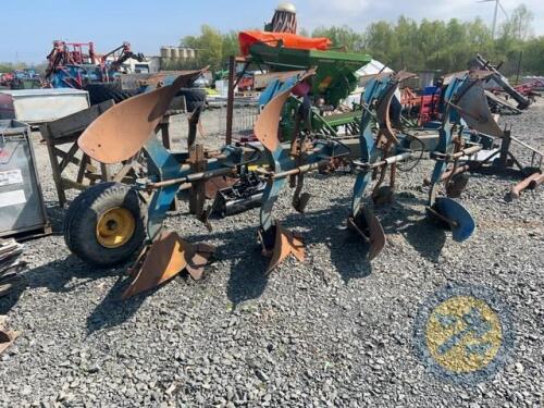 Overun 4 furrow reverisble plough