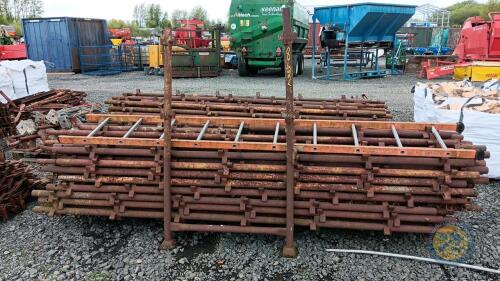 Kwik stage scaffolding for a 3200ft square house