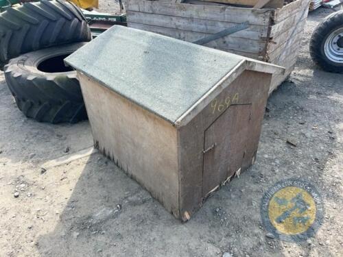 Dog kennel